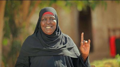 التضامن توزع منح مالية لـ400 أسرة بأسوان.. تعرف على التفاصيل