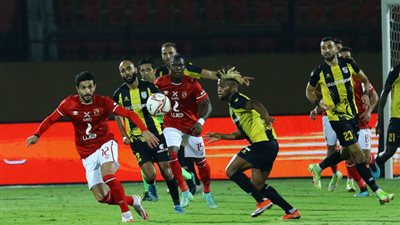 التعادل الإيجابي يحسم الشوط الأول بين الأهلي والمقاولون بالدوري
