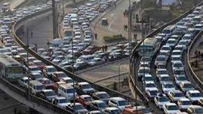 النشرة المرورية.. كثافة مرورية عالية بمحاور القاهرة والجيزة