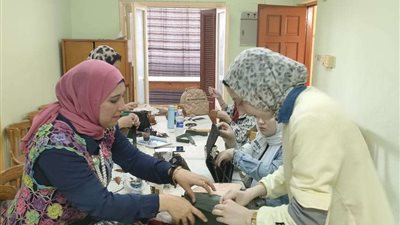 الشباب والرياضة تختتم فعاليات الورشة التدريبية على صناعة المشغولات اليدوية بالجلود بمحافظة الغربية