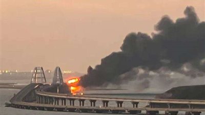 من قصف جسر القرم؟.. اتهامات متبادلة بين روسيا وأوكرانيا