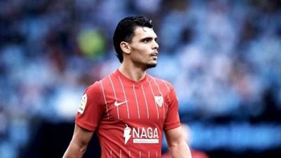 مدافع إشبيلية الإسباني علي أبواب الاتفاق السعودي