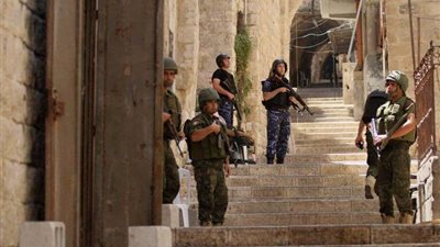 إسرائيل تعتقل 12 فلسطينياً فى حملة مداهمات بـ الضفة الغربية