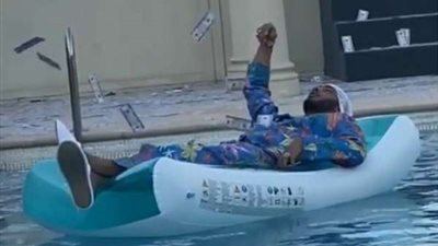 مفاجأة عن حقيقة الدولارات في فيديو محمد رمضان