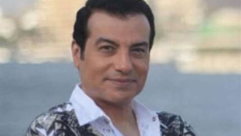 المطرب ايهاب توفيق