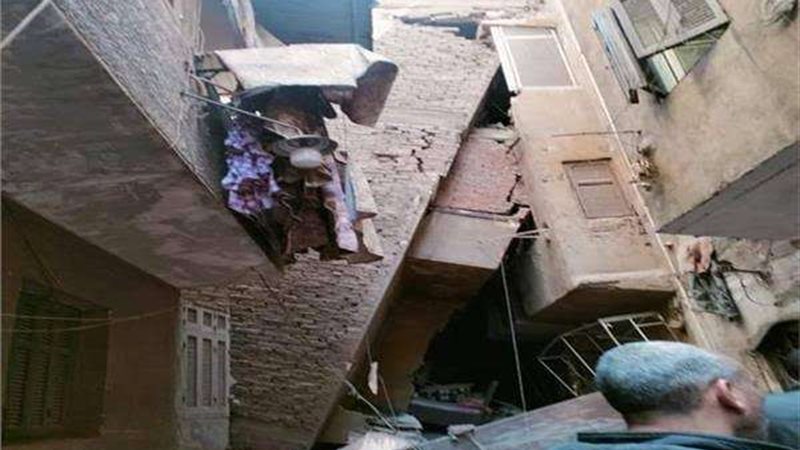 انهيار عقار حدائق