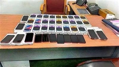 إحباط محاولة تهريب هواتف محمولة بمطار برج العرب بالإسكندرية