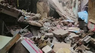 النيابة تبدأ التحقيق في حادث انهيار عقار بالخليفة