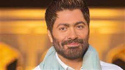 تامر حسني يفتتح حفلات النجوم في مهرجان العلمين الجديدة على ساحل «المتوسط»