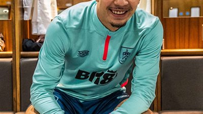 بيرنلي يعلن التعاقد مع التونسي زكي العمدوني