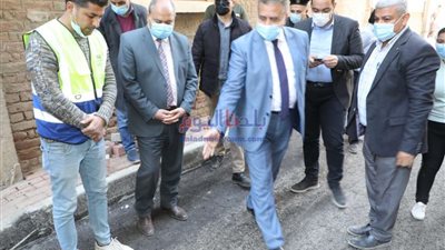 محافظ المنوفية يتفقد أعمال التطوير والرصف بالعزبة الغربية والمجزر الآلي بشبين الكوم