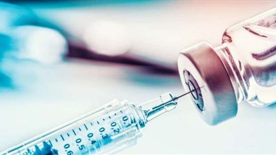 هل اللقاحات المتاحة في مصر تسبب أعراض جانبية؟.. الصحة تجيب