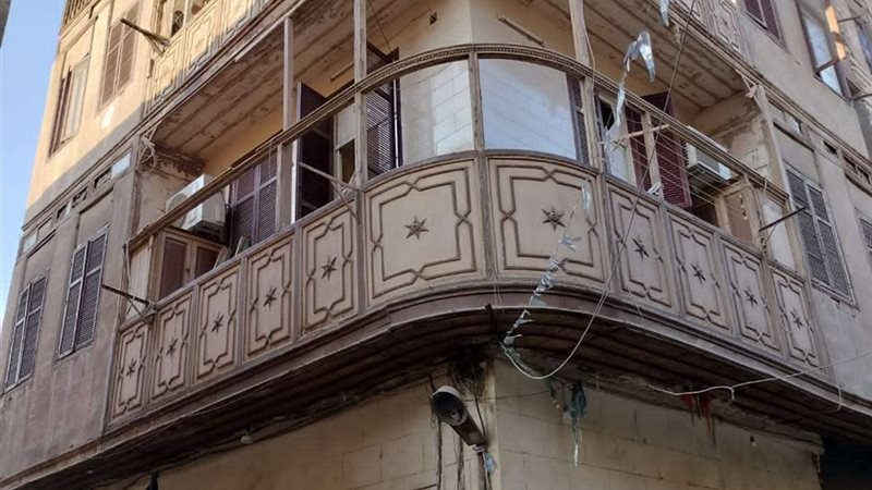 عقار الخليفة المنهار