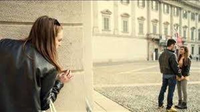 سيدة أمام محكمة الأسرة 