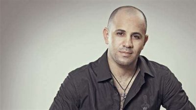 عزيز الشافعي يثني على تجربة أغنية 