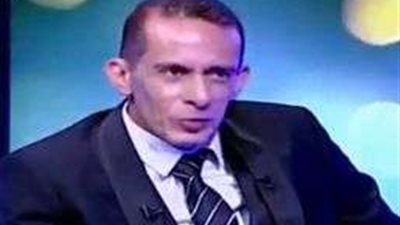 تاجر سيارات: السوق متوقف وبنبيع لبعض