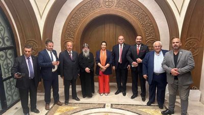 النائبة غادة عجمي تلتقي السفير المصري بالكويت