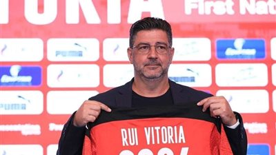 فيتوريا ينفى توصله لاتفاق مع أهلى جدة السعودي