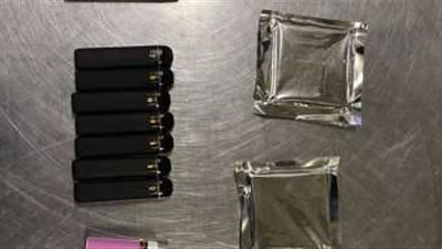 ضبط راكب بحوزته شيكولاتة وسجائر تحتوي على الماريجوانا بمطار القاهرة