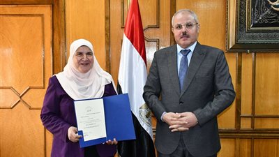 تكليف سهير أبو عيشة للقيام بالعمل أمينًا عامًا لجامعة قناة السويس
