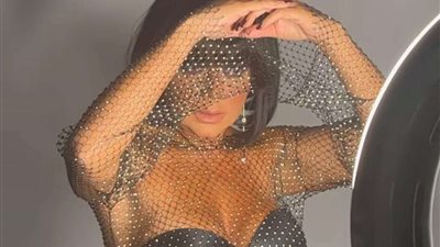 بـ لوك أسود شفاف.. رانيا يوسف تثير الجدل في احدث ظهور لها على انستجرام