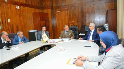 رئيس جامعة طنطا يتابع الموقف التنفيذى لمشروعات الجامعة الإنشائية