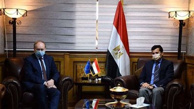 وزير الشباب والرياضة يبحث سُبل التعاون مع سفير الاتحاد الأوروبي بالقاهرة