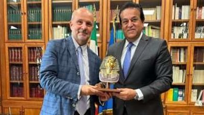 وزير الصحة يبحث مع نظيره الإيطالى دعم التعاون المشترك بين البلدين