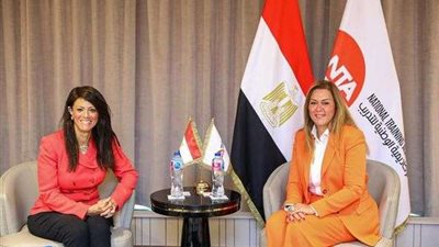 وزيرة التعاون الدولي تترأس إحدى لجان اختيار الكوادر النسائية