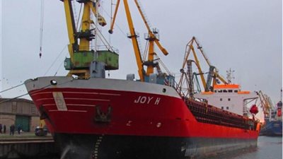 ميناء شرق بورسعيد يستقبل أكبر سفينة صب جاف لشحن 60 ألف طن كلينكر