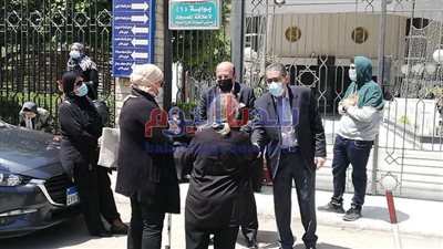 ضياء رشوان وابو العنيين يشاركوا في جنازة الراحل مكرم محمد أحمد