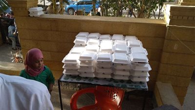 توزيع 2000 وجبة إفطار على الفقراء بالمقطم  (صور)