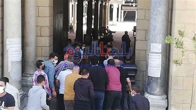 خروج جثمان والدة أحمد خالد صالح من مسجد عمرو بن العاص