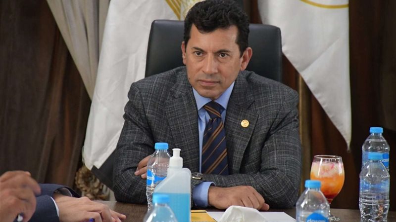 وزير الشباب والرياضة