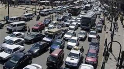 تفاصيل الحالة المرورية.. سيولة في كوبري النيل بحلوان وكثافات في شارع رمسيس