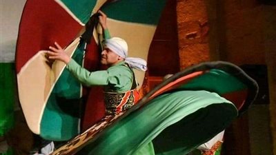 «التنورة» دوائر التجلي والصعـود.. أبعاد فلسفية في الحياة