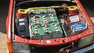 تحويل السيارات للعمل بالكهرباء.. تحديات عديدة وضمانات مطلوبة