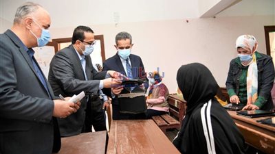 محافظ الغربية يتابع الامتحان التجريبي الأول لطلاب الثانوية العامة