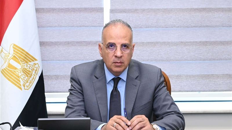 اجتماع وزير الري