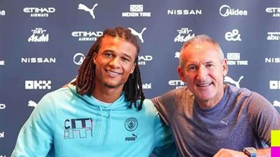 رسميًا.. مانشستر سيتي يُعلن تجديد عقد آكي حتى 2027