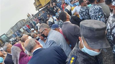 بعد فاجعة قطار طوخ.. إقالة رئيس هيئة السكك الحديدية في مصر وتغييرات جديدة