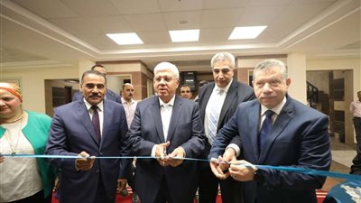 وزير التعليم العالي يفتتح عدة مشروعات بجامعة مطروح