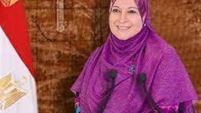 برلمانية تطالب بمنع دخول من يرتدي البنطلون المقطوع للحرم الجامعي