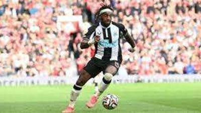 لاعب نيوكاسل يونايتد يقترب من الانتقال إلى الأهلي السعودي