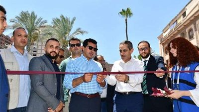 وزير الشباب والرياضة ومحافظ الغربية يتفقدان نادي بلدية المحلة