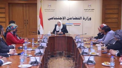 وزيرة التضامن الاجتماعى تلتقى بوفد من تنسيقية شباب الأحزاب والسياسيين