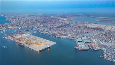 تعرف على إجمالي السفن المتواجدة على أرصفة موانيء البحر الأحمر