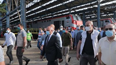 قرارات جادة لوزير النقل بشأن قطارات السكة الحديد