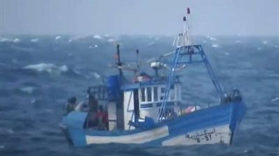 صياد أسترالي يصطاد سمكة تونة تزن 271 كغ