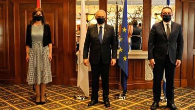 نبيلة مكرم: 